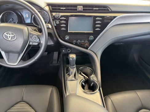 Used 2018 Toyota Camry SE w/ Moonroof Package FWD image 15