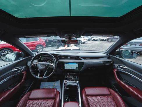 Used 2023 Audi e-tron S Premium Plus image 44