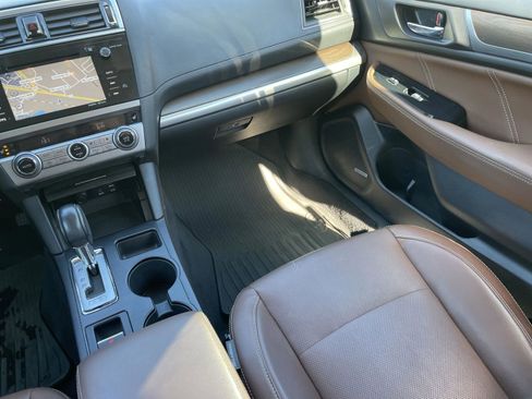Used 2017 Subaru Outback 3.6R Touring image 16