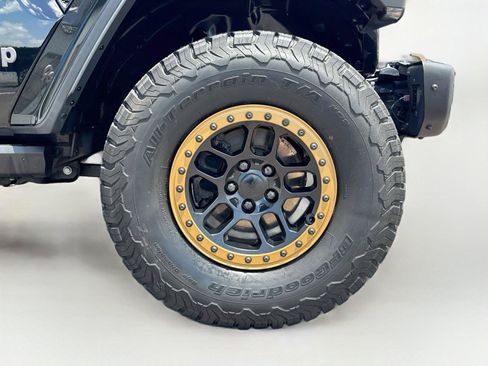 Used 2022 Jeep Wrangler Unlimited Rubicon w/ Xtreme Recon 35" Tire Package AWD/4WD image 39