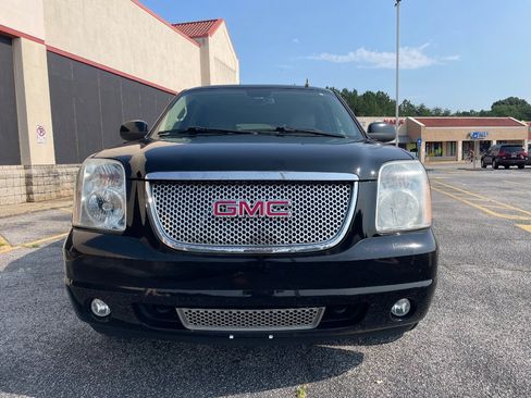 Used 2013 GMC Yukon XL Denali RWD image 4