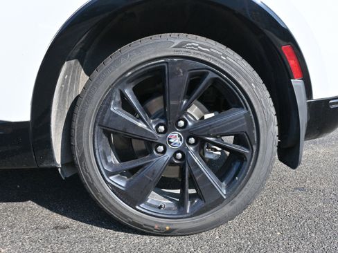 Used 2023 Buick Envision Essence w/ Sport Touring Package image 10