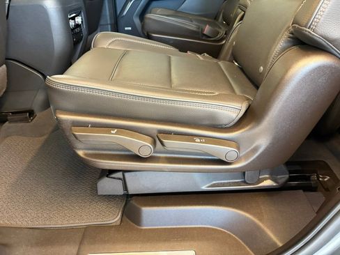 Used 2022 GMC Yukon Denali AWD/4WD image 27