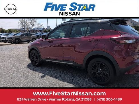 Used 2023 Nissan Kicks SR w/ SR Premium Package image 17