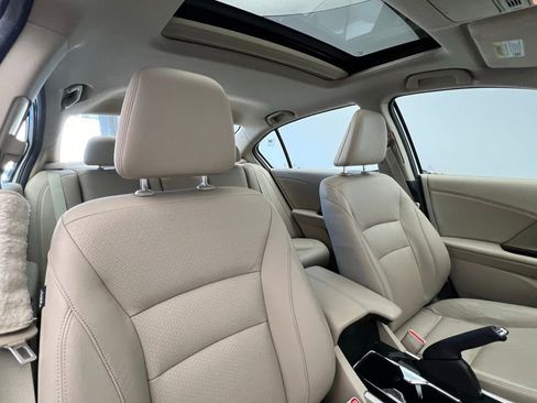 Used 2016 Honda Accord Touring image 7