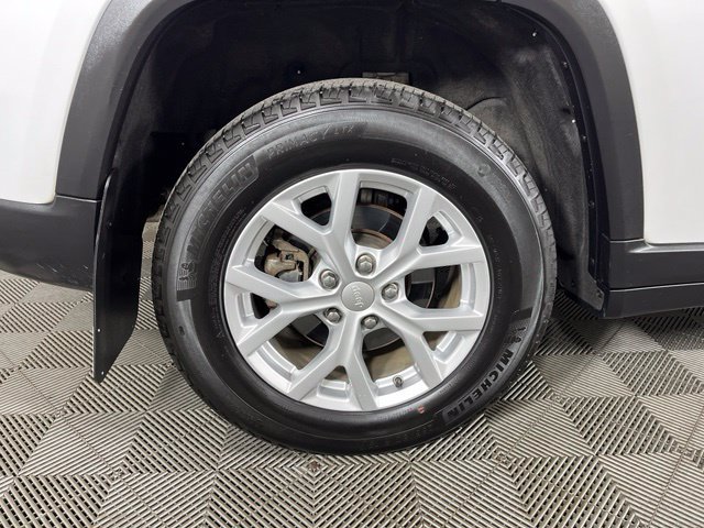 Used 2023 Jeep Grand Cherokee Limited AWD/4WD image 12