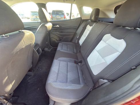 Used 2024 Chevrolet Trax LS w/ LS Convenience Package image 7