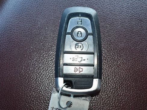 Used 2022 Ford F150 Lariat w/ Equipment Group 502A High image 39