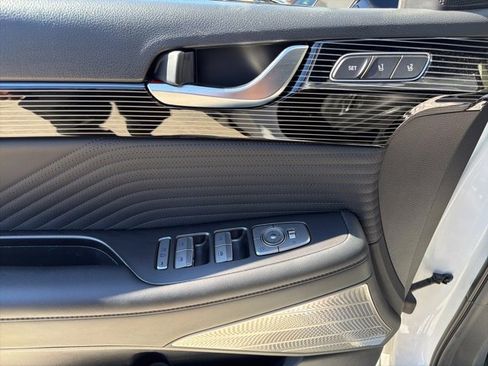 Used 2024 Hyundai Palisade Calligraphy image 10