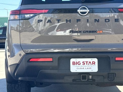 Used 2023 Nissan Pathfinder Rock Creek image 12