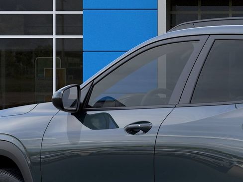 New 2026 Chevrolet Trax LT w/ LT Convenience Package FWD image 12