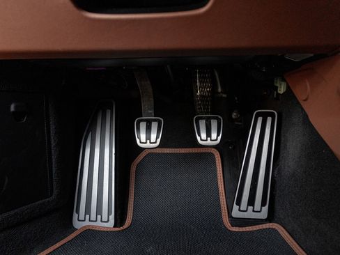 Certified 2023 Porsche 911 Sport Classic RWD image 17