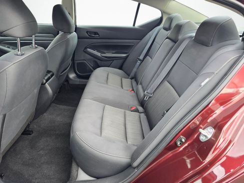 Used 2025 Nissan Altima 2.5 SV FWD image 18