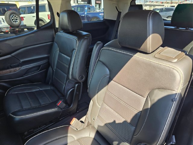 Used 2021 GMC Acadia Denali w/ Denali Ultimate Package AWD/4WD image 18