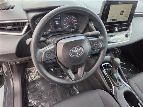 Certified 2025 Toyota Corolla LE image 10