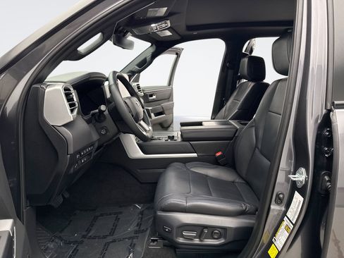 Used 2025 Toyota Tundra Platinum AWD/4WD image 13