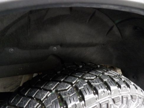 Used 2024 Chevrolet Silverado 1500 ZR2 w/ Technology Package image 37