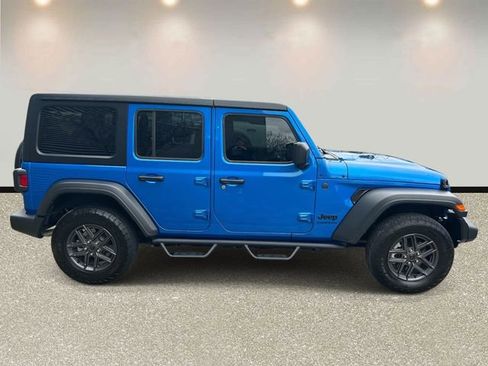 Used 2024 Jeep Wrangler Sport S image 4