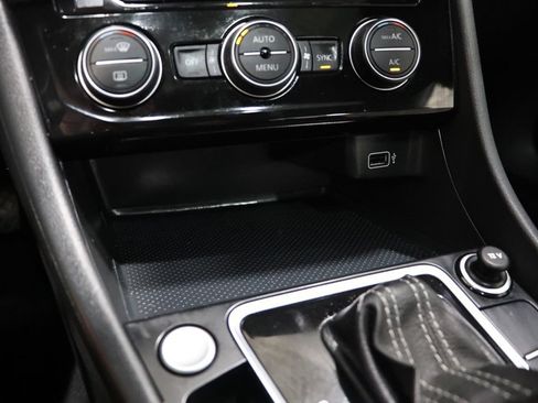 Used 2019 Volkswagen Jetta R-Line w/ R-Line Cold Weather Package FWD image 27