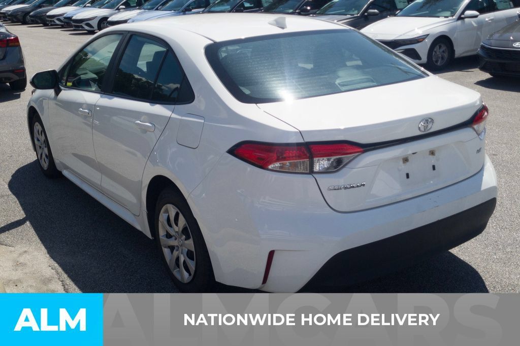 Used 2024 Toyota Corolla LE FWD image 4