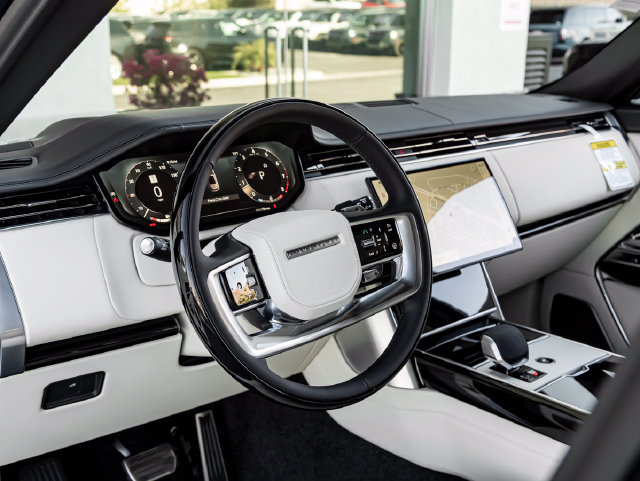 New 2026 Land Rover Range Rover Autobiography AWD/4WD image 16