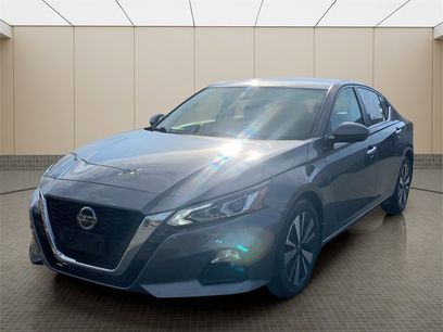 Used 2022 Nissan Altima 2.5 SV