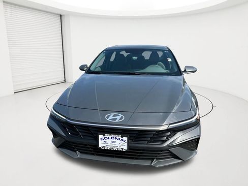 Certified 2024 Hyundai Elantra SEL FWD image 2