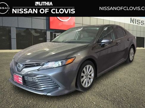 Used 2018 Toyota Camry LE image 1