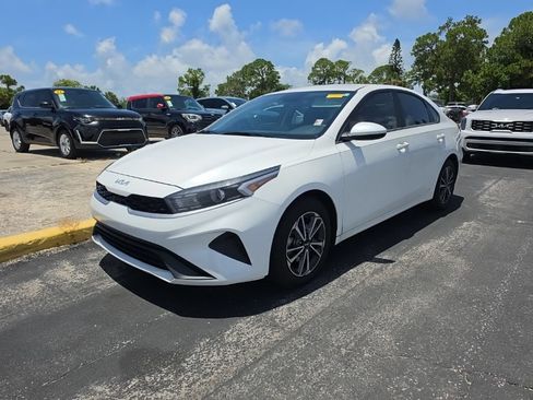 Certified 2023 Kia Forte LXS FWD image 6