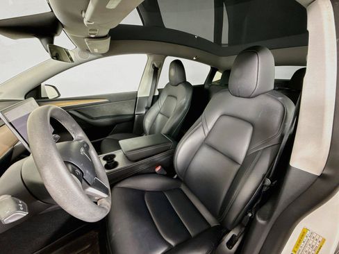 Used 2023 Tesla Model Y Long Range AWD/4WD image 9