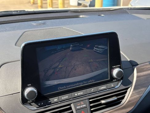 Used 2025 Nissan Altima 2.5 SV FWD image 23