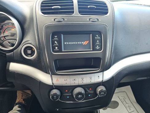 Used 2020 Dodge Journey SE w/ Blacktop Package image 16