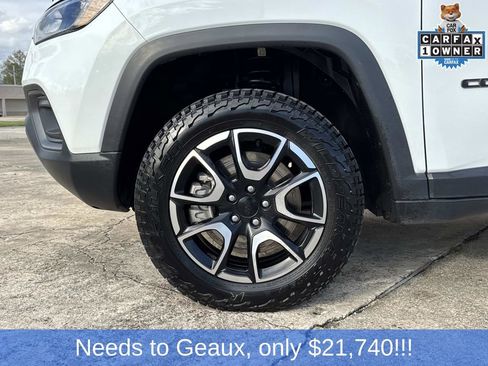 Used 2024 Jeep Compass Trailhawk image 6