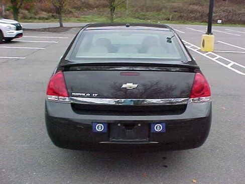 Used 2009 Chevrolet Impala LT w/ Luxury Edition Package FWD image 12