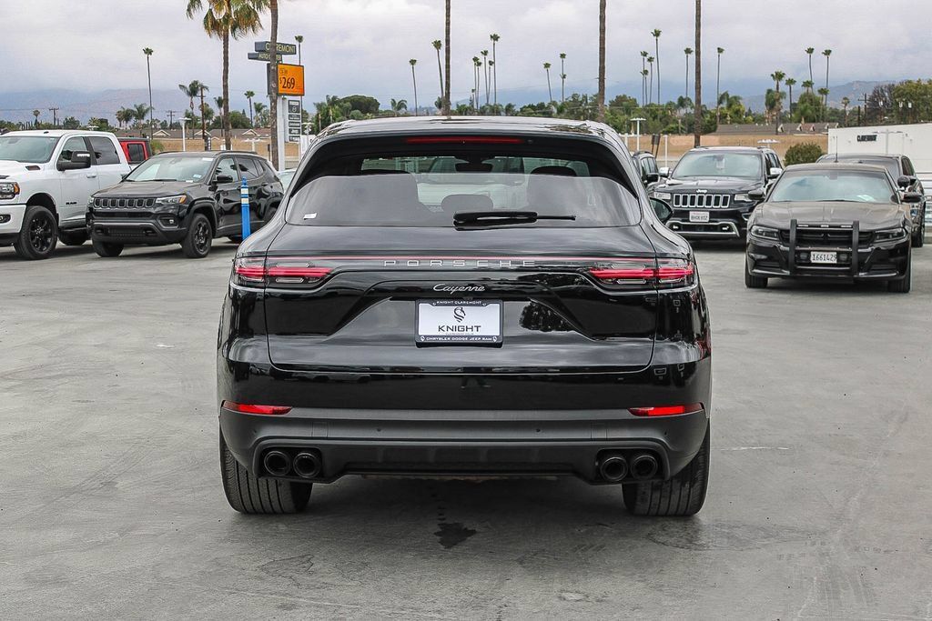 Used 2022 Porsche Cayenne Platinum Edition AWD/4WD image 8