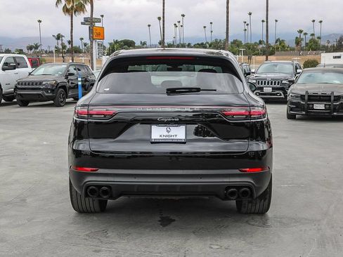 Used 2022 Porsche Cayenne Platinum Edition AWD/4WD image 8