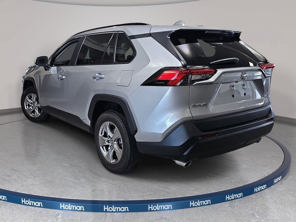 Used 2025 Toyota RAV4 XLE AWD/4WD image 8