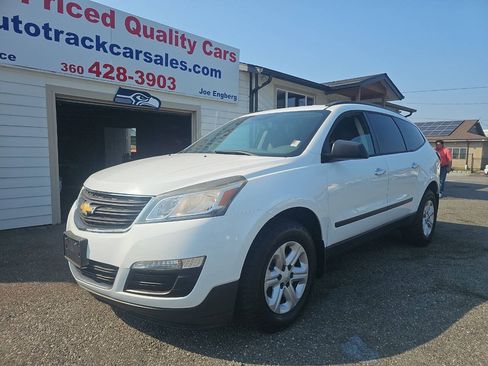 Used 2017 Chevrolet Traverse LS AWD/4WD image 3