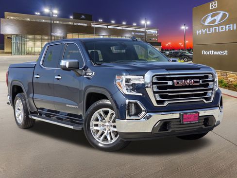 Used 2022 GMC Sierra 1500 SLT image 3