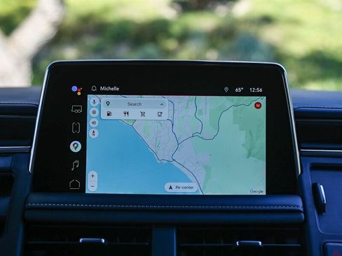 Used 2022 GMC Yukon SLT w/ SLT Premium Package image 18