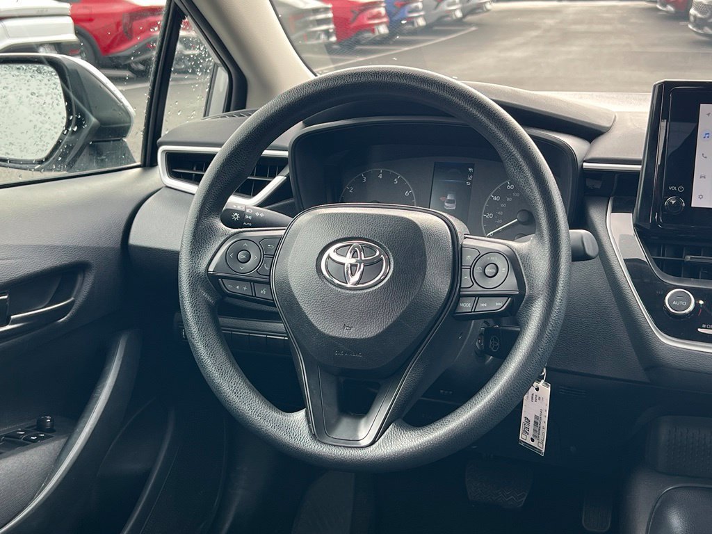 Used 2025 Toyota Corolla LE FWD image 15