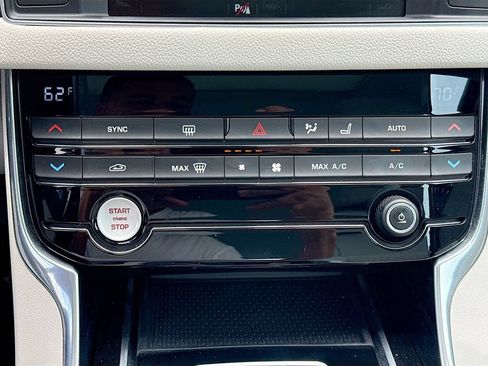 Used 2016 Jaguar XF Prestige RWD image 17