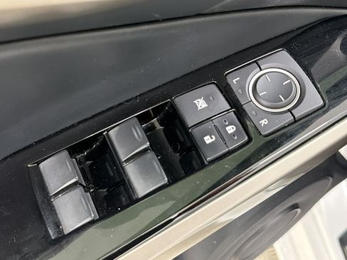 Used 2017 Lexus IS 200t w/ Navigation System Package RWD image 14