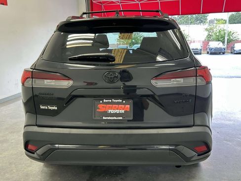 Used 2024 Toyota Corolla Cross AWD Hybrid w/ Moonroof Package image 4