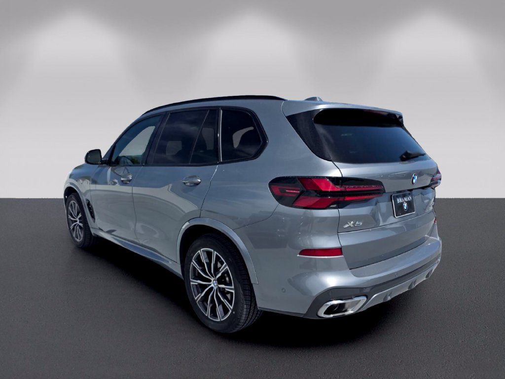 Certified 2025 BMW X5 sDrive40i w/ M Sport Package RWD image 6