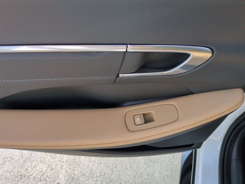 Used 2023 Hyundai Sonata Limited FWD image 25