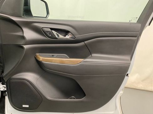 Used 2023 GMC Acadia SLE w/ Infotainment Package AWD/4WD image 11