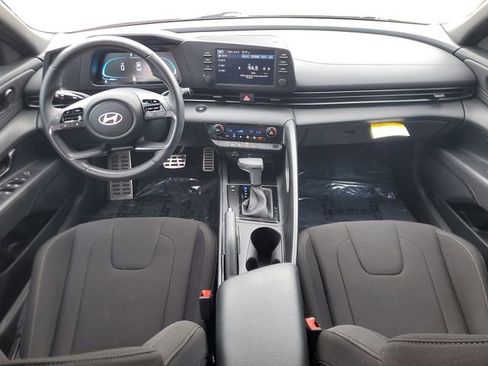 Used 2025 Hyundai Elantra Sport FWD image 9