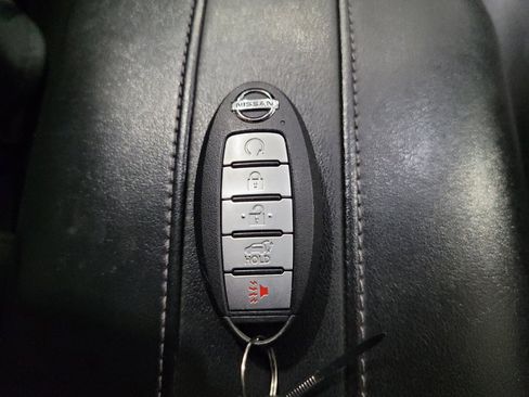 Used 2019 Nissan Rogue SV AWD/4WD image 32