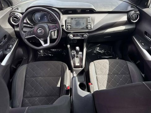 Certified 2020 Nissan Kicks SV image 15